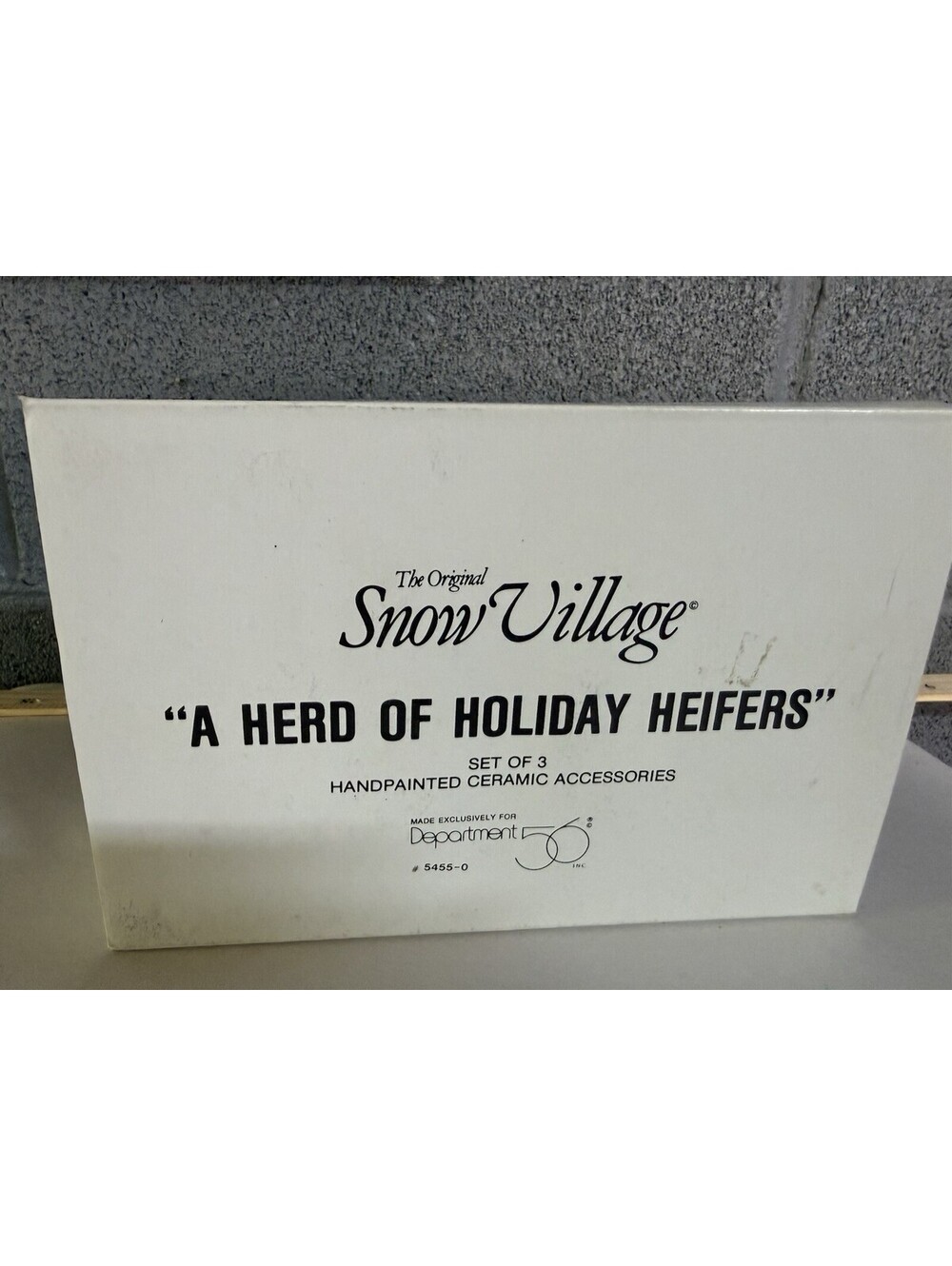 Dept 56 The Original Snow Village "A Herd Of Holiday Heifers" Set of 3 w/box